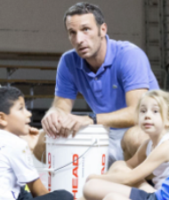 Cours de tennis vers Paris 75017